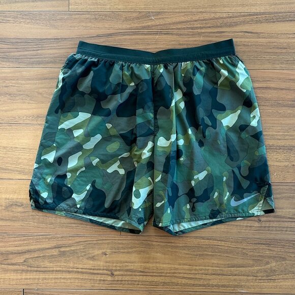 Nike Run/Workout Shorts Lot (Size Large) x 4 pairs - Picture 3 of 5